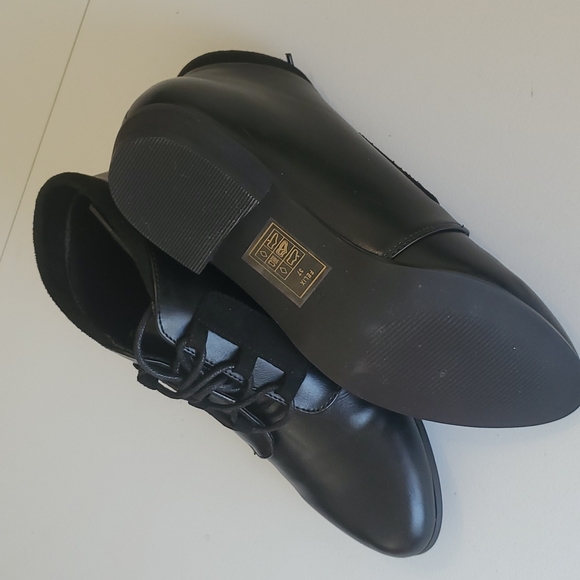 Chelsea-Crew Lace Up Booties NWOB - Picture 5 of 6